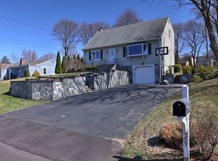 29 Samuel St, Trumbull, CT 06611