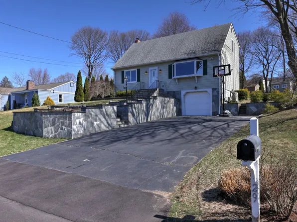29 Samuel Street, Trumbull, CT 06611