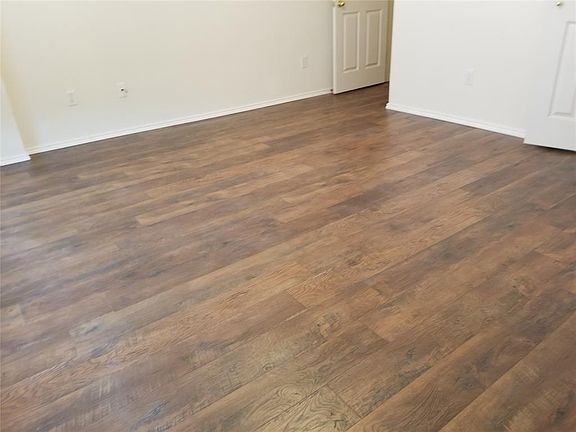 4th image of 8417 Holland Ave