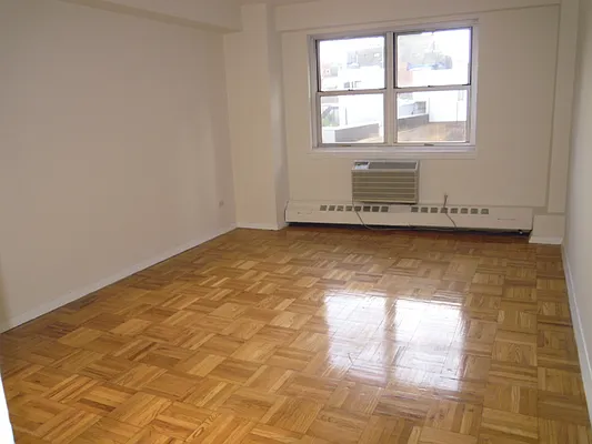 Rented by Metropolitan Equities | media 23