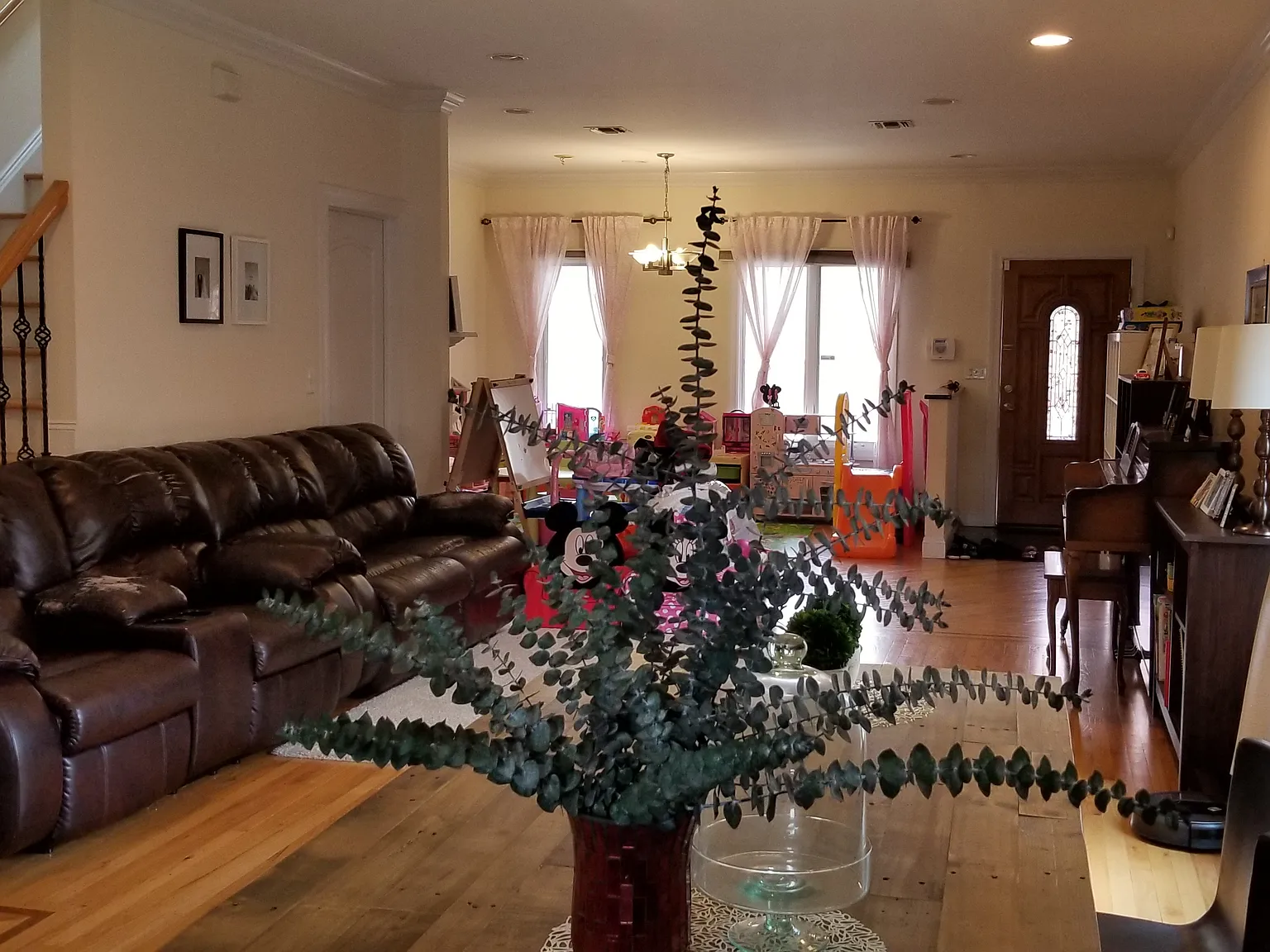 3 bed, 3.5 bath, 2009 sqft, $4,850 — Photo 4