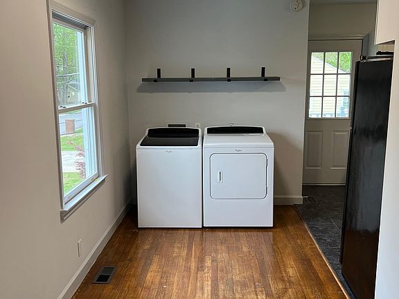 4th image of 377 Phillips Dr SE #377