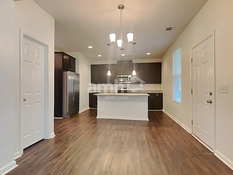 347 Southwilde Way — Photo 6