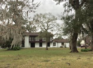 1702 Bayou Dr, Lake Jackson, TX 77566