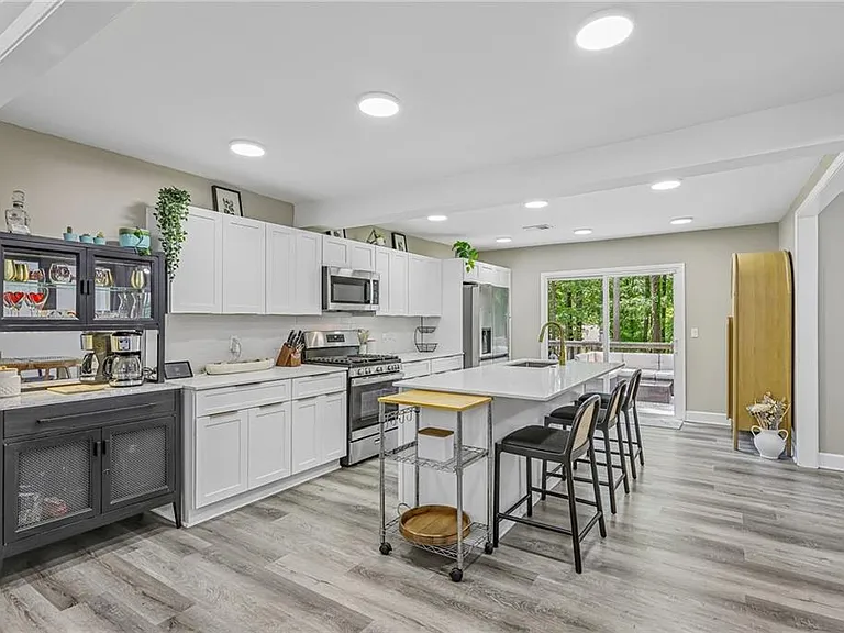3898 Skidmore Dr — Photo 15