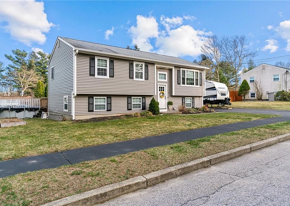 9 Trafford Park Dr, Coventry, RI 02816 Zillow