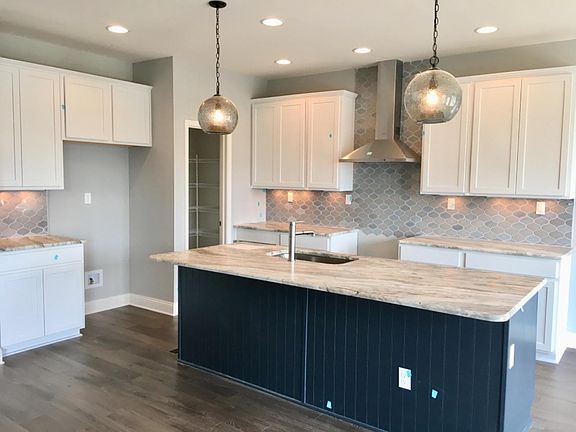 3rd image of 3535 Handsboro Park