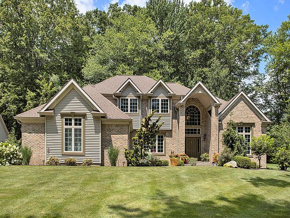 2nd image of 106 Kingsbury Ct