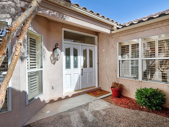 2nd image of 5820 Mimosa Pl NE