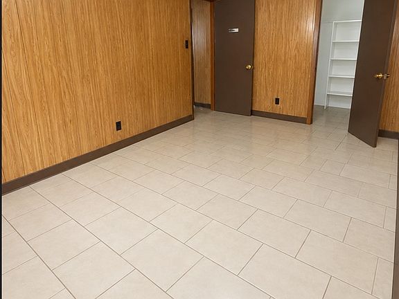 5th image of 580 Campus St APT 101