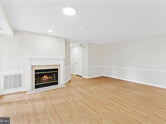 3rd image of 9804 Lake Pointe Ct APT 104