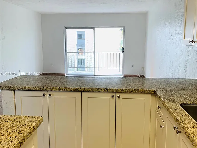 6900 N Kendall Dr #A304 — Photo 6