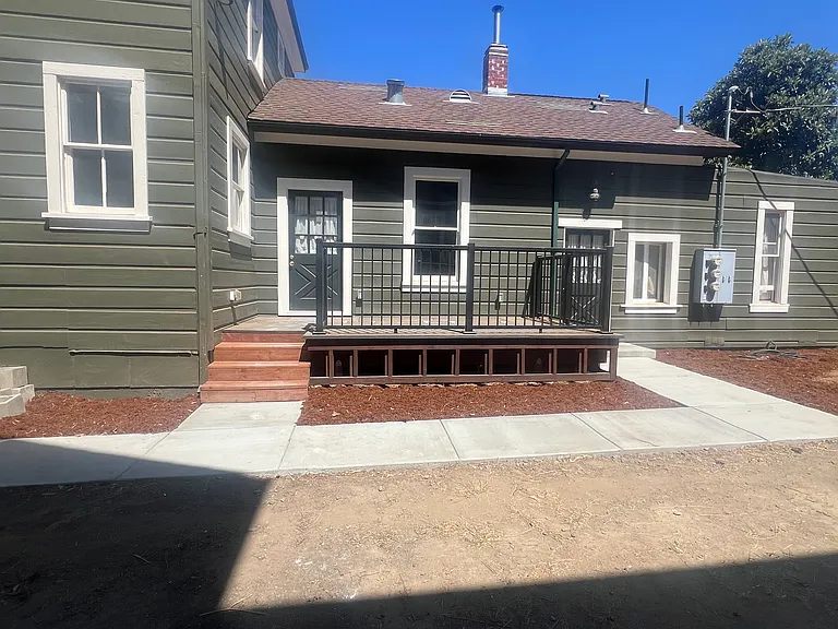 466 N 3rd St #1 — Photo 6
