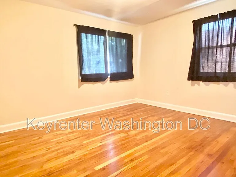 4615 Central Ave NE #B — Photo 13