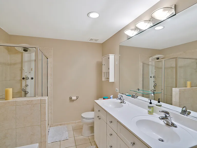 Bathroom #1 includes jacuzzi tub