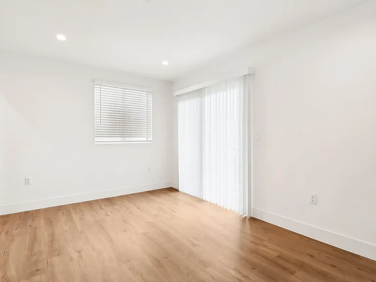 4507 W 18th St — Photo 34