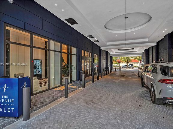 5th image of 4220 Laguna St #505