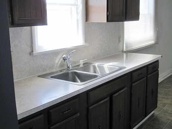 Kitchen sink area