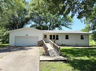 1608 Ely Dr, El Dorado Springs, MO 64744