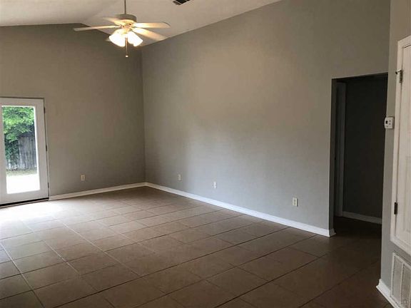 3rd image of 2053 Sequoia Cir