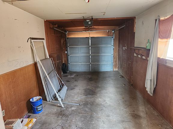 3rd image of 2208 Evergreen St