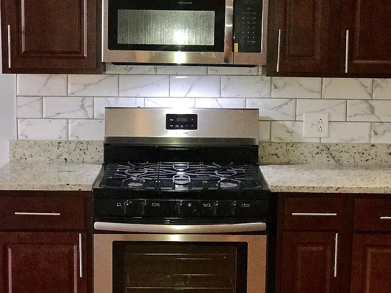 517 E 46th Pl #2 — Photo 9