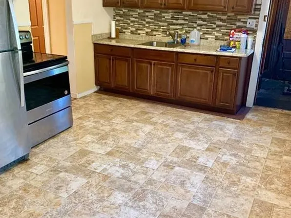 27 Franklin St #2, Poughkeepsie, NY 12601