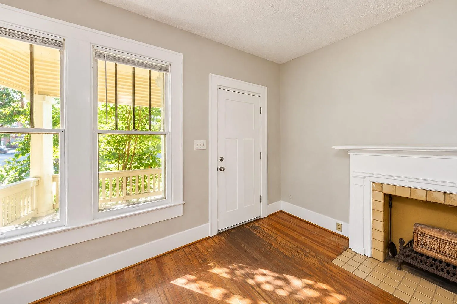 7 bed, 4.0 bath, 1475 sqft, $6,900 — Photo 3