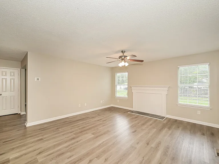 165 Bill Stewart Blvd — Photo 4