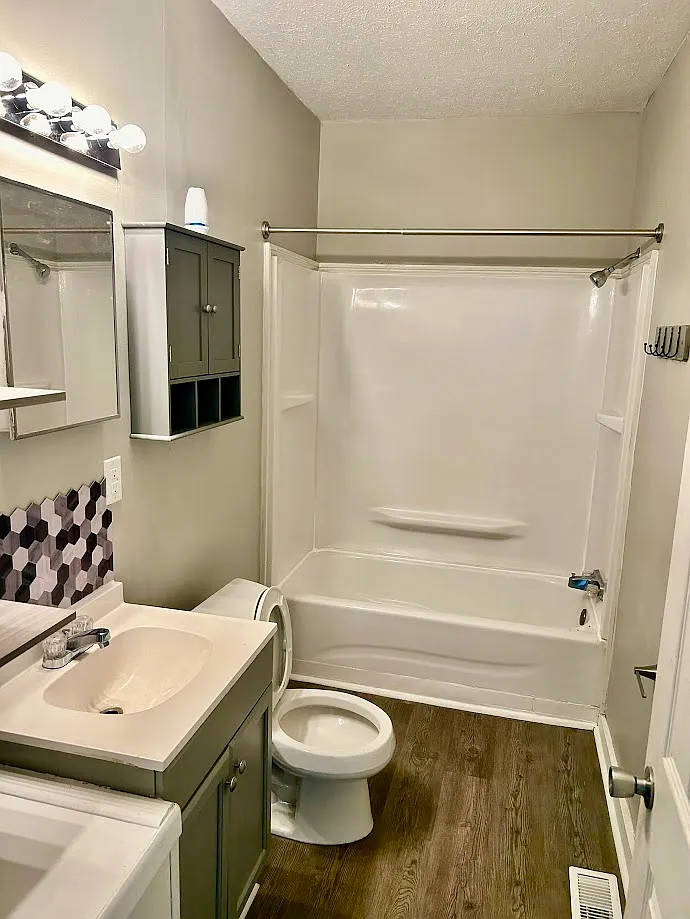 2 bed, $995 — Photo 3