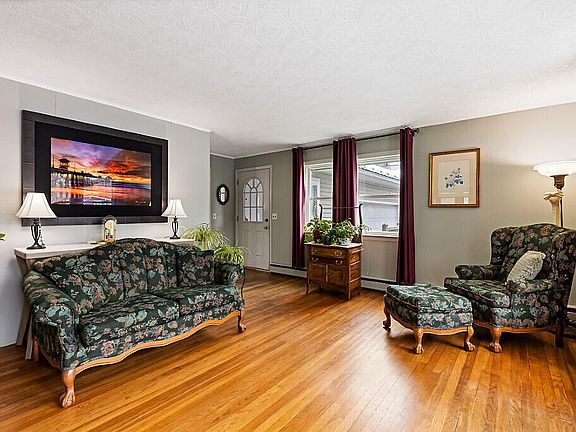 3rd image of 381 W River Road