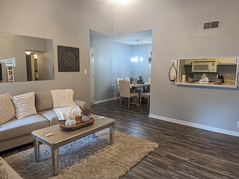30 Mathews Dr #711 — Photo 5
