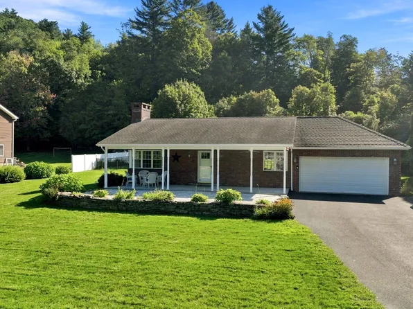 146 Huntington Rd, Russell, MA 01071