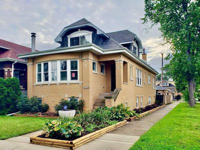 2402 Clinton Ave, Berwyn, IL, 60402