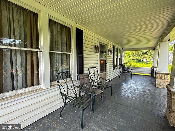 5th image of 930 Osman Rd