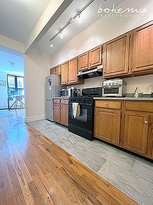 5th image of 126 W 111th St #B