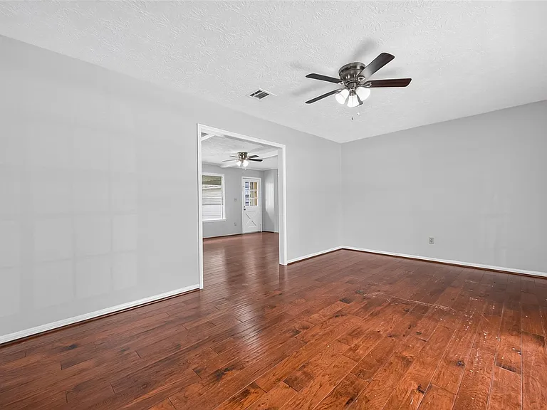 5703 Green Timbers Dr — Photo 26