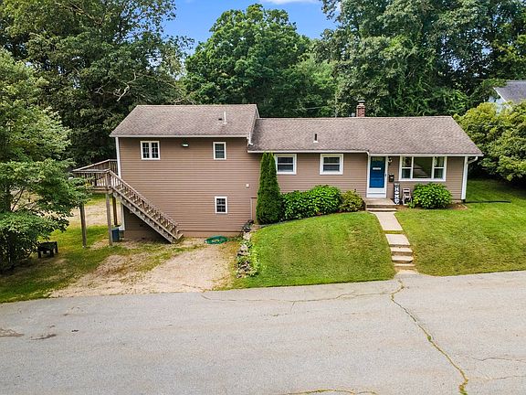 2nd image of 6 Pitcairn Ave