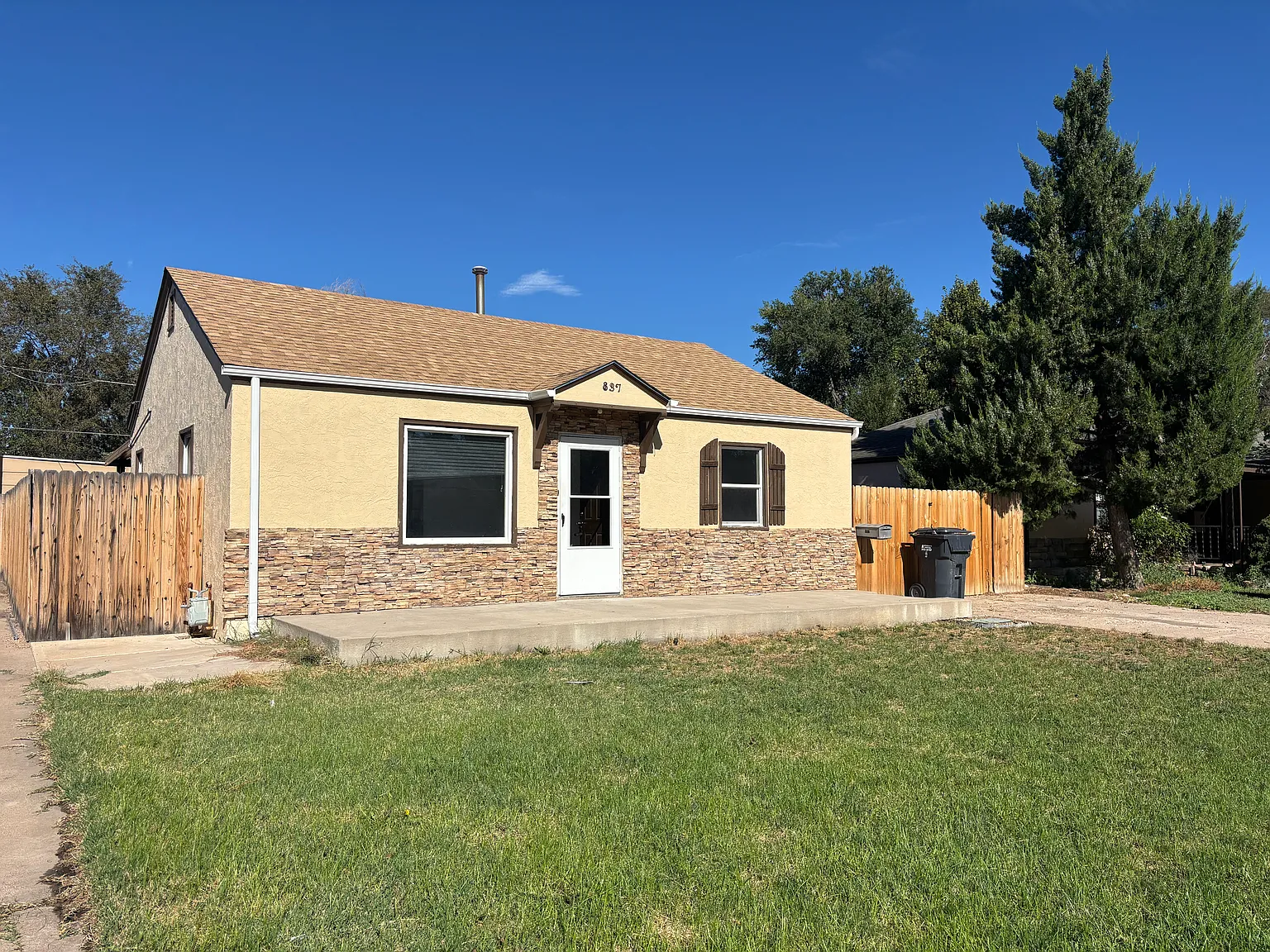 2 bed, 750 sqft, $1,250 — Photo 3