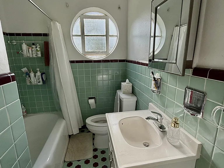 1473 Marion Ave — Photo 20