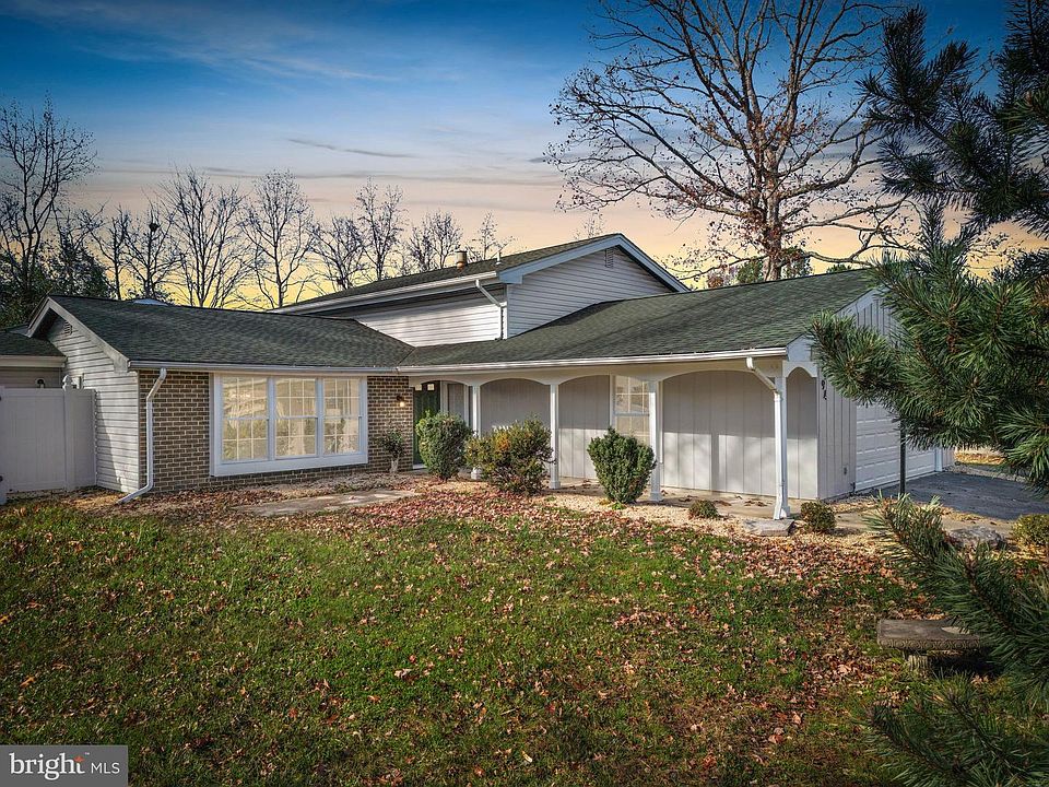 1st image of 2994 Hickory Valley Dr