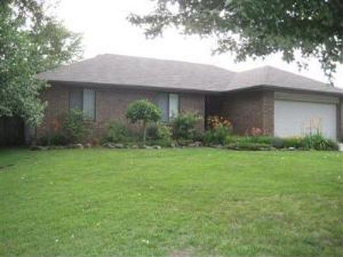1st image of 115 N Grand Prairie Dr