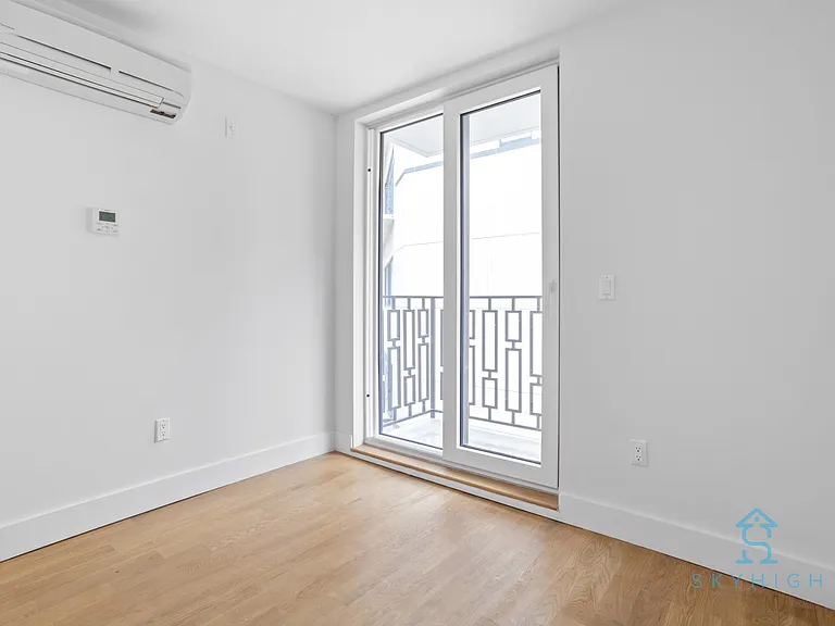 11 Lewis Ave #PENTHOUSE — Photo 9