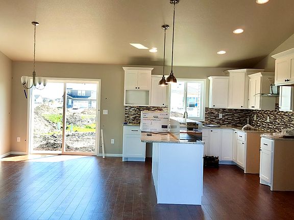 5th image of 1165 Brooks Dr W