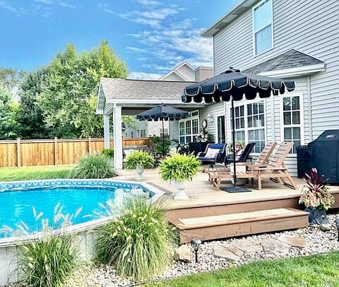 4th image of 4825 Wild Meadow St