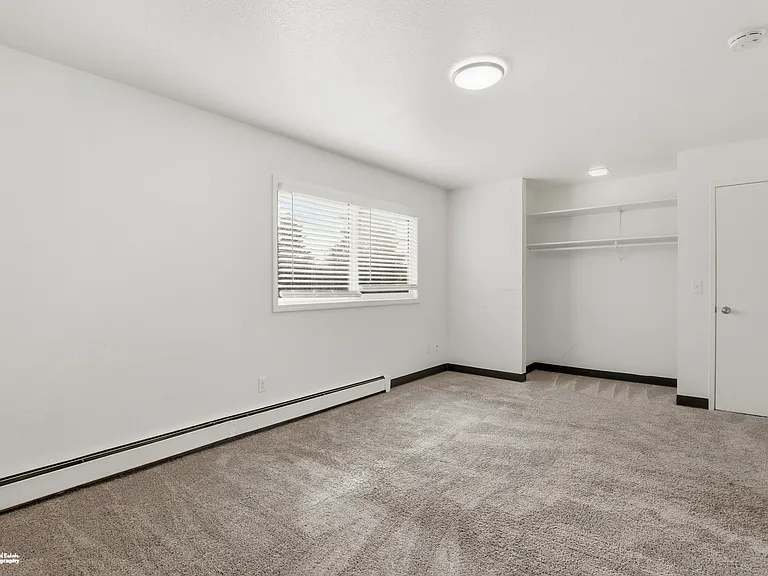 415 N Bragaw — Photo 29