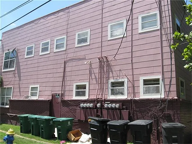 Building Photo - 2520 Hopkins St #I