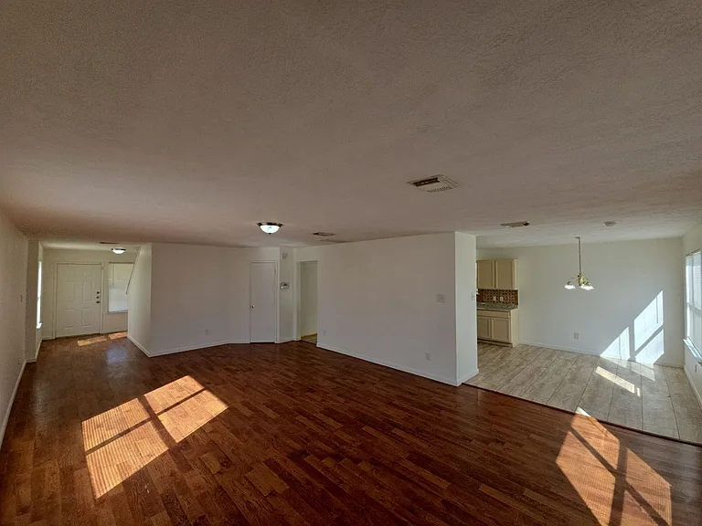 21802 Westfield Ridge Dr — Photo 4