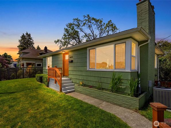 6825 Linden Avenue N, Seattle, WA 98103