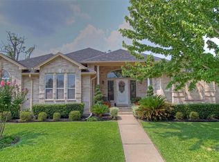 13642 Lakeside Place Dr, Willis, TX 77318